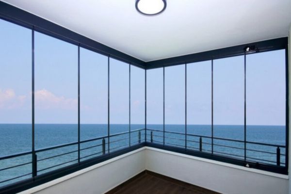 Cam Balkon